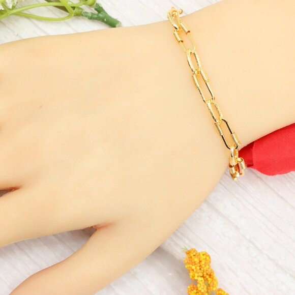 "Trendy Handmade Bracelet – A Thoughtful Gift for Girls & Women | UNVRC1590 - Picture 4 of 10